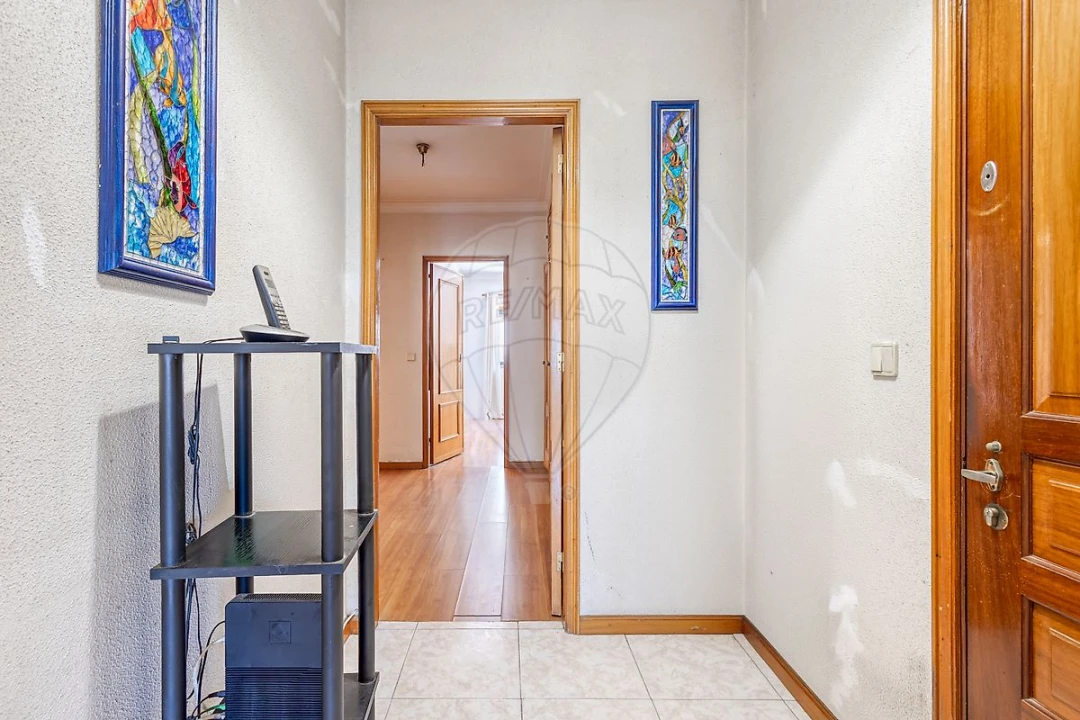 Apartamento T2 para Venda em Canelas Foto 4