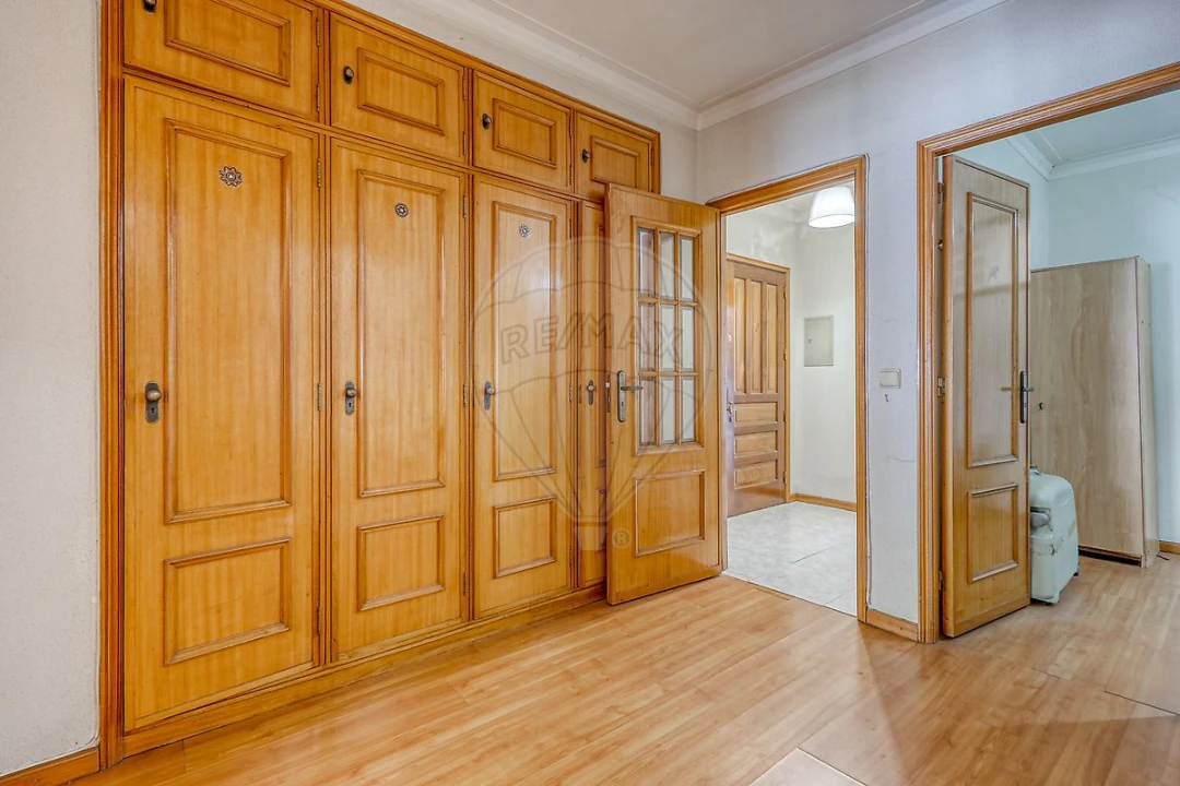 Apartamento T2 para Venda em Canelas Foto 8