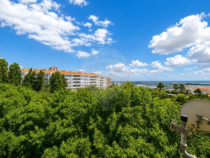 Apartamento T2 para Arrendamento em Póvoa de Santa Iria e Forte da Casa Foto 3