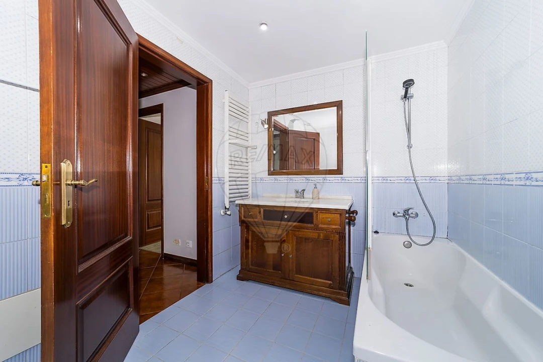 Apartamento T2 para Venda em Sobral de Monte Agraço Foto 8