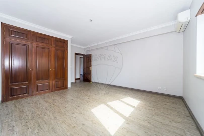 Apartamento T2 para Venda em Sobral de Monte Agraço