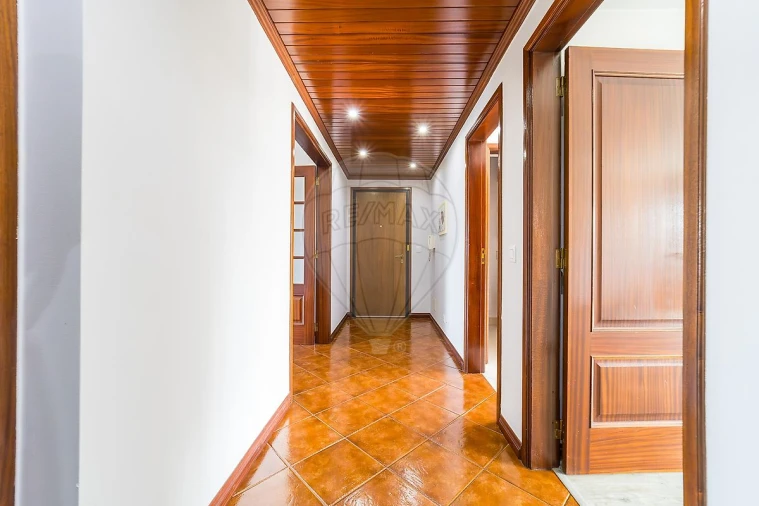 Apartamento T2 para Venda em Sobral de Monte Agraço Foto 9