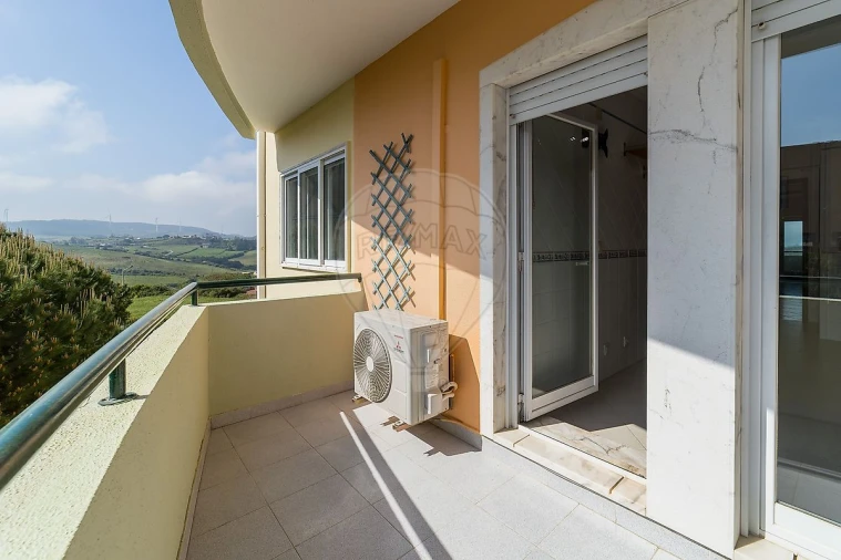 Apartamento T2 para Venda em Sobral de Monte Agraço Foto 23