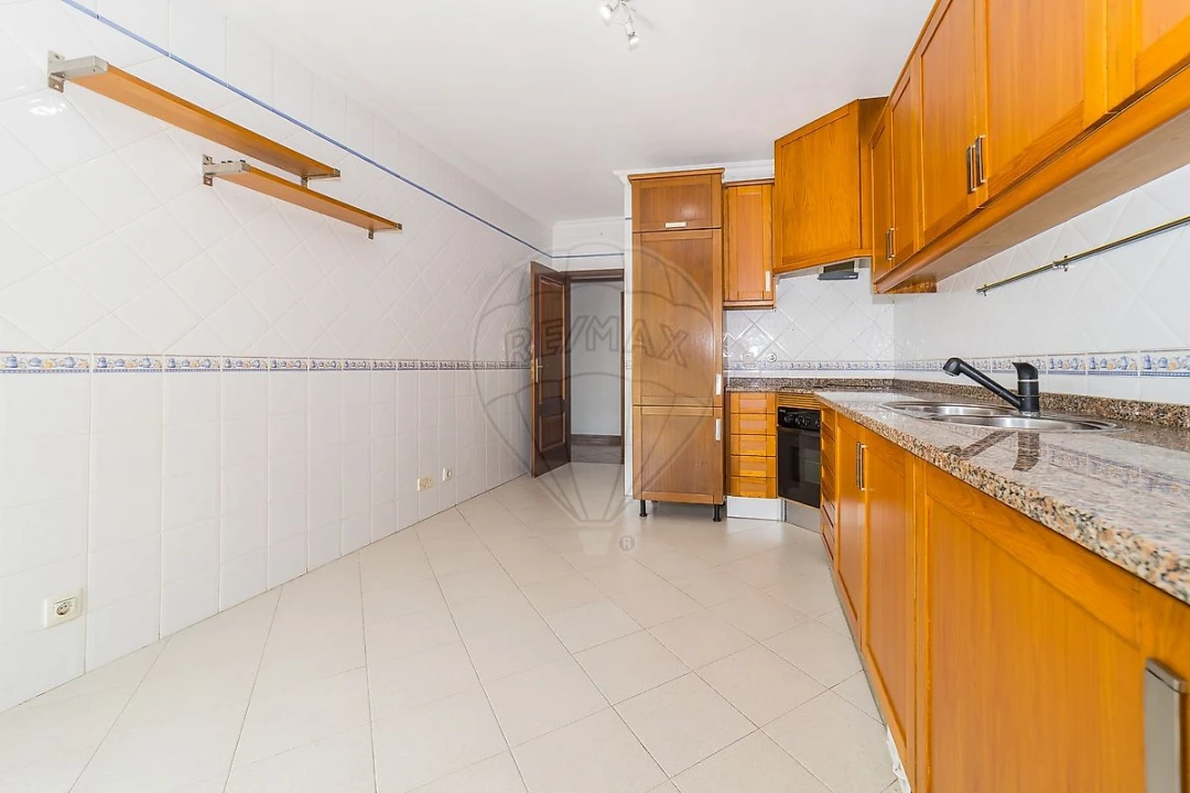 Apartamento T2 para Venda em Sobral de Monte Agraço Foto 16