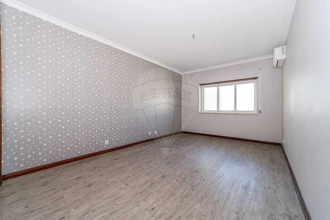 Apartamento T2 para Venda em Sobral de Monte Agraço Foto 6