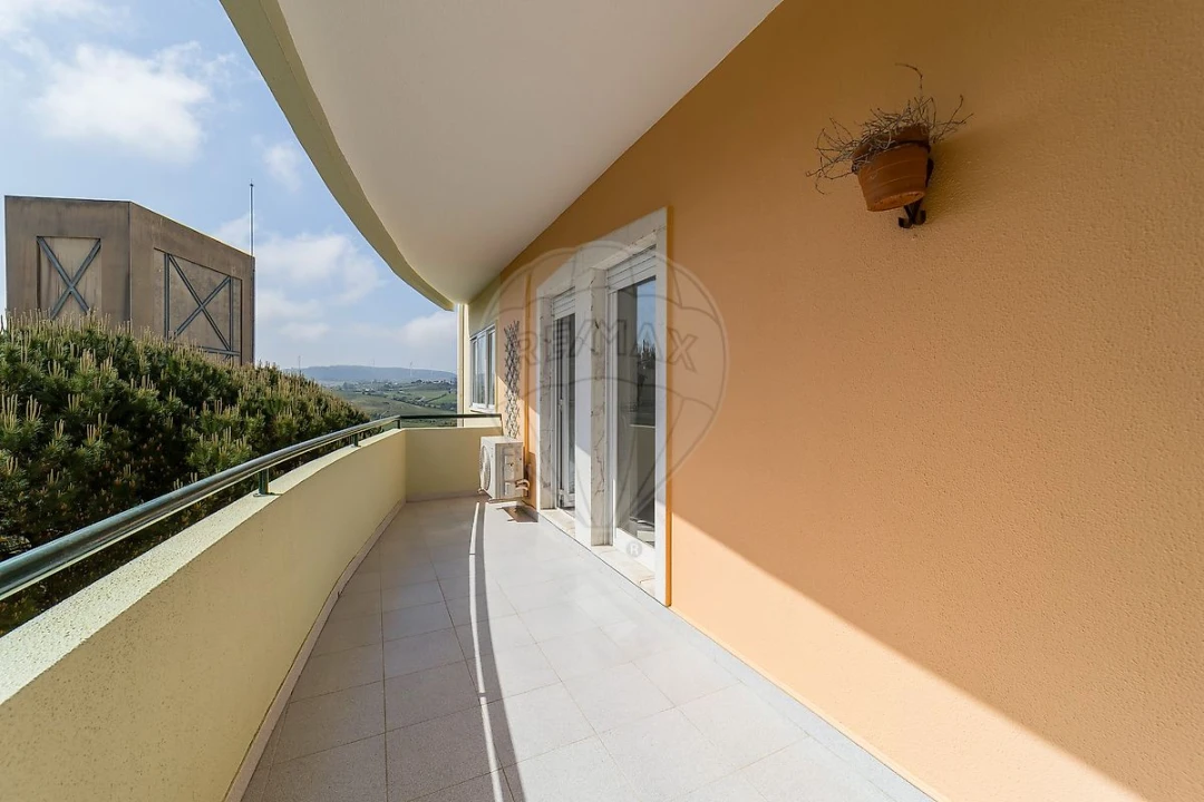 Apartamento T2 para Venda em Sobral de Monte Agraço Foto 20