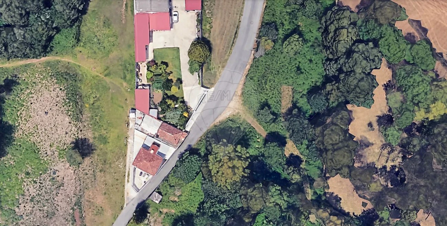 Moradia T3 para Venda em São Paio de Oleiros Foto 2