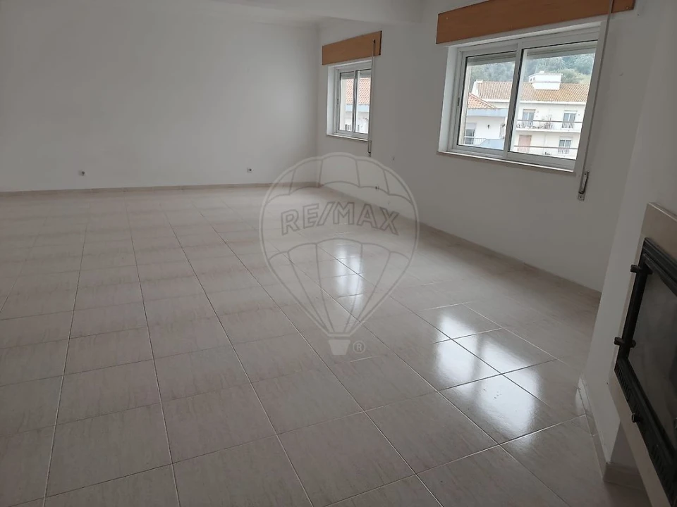 Apartamento T3 para Venda em Azambuja Foto 12