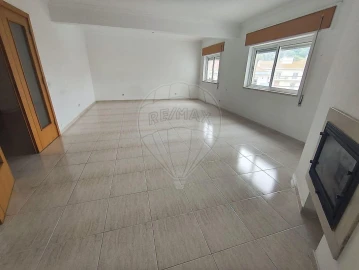 Apartamento T3 para Venda em Azambuja
