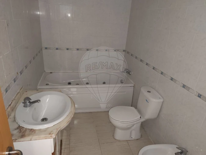 Apartamento T3 para Venda em Azambuja Foto 8