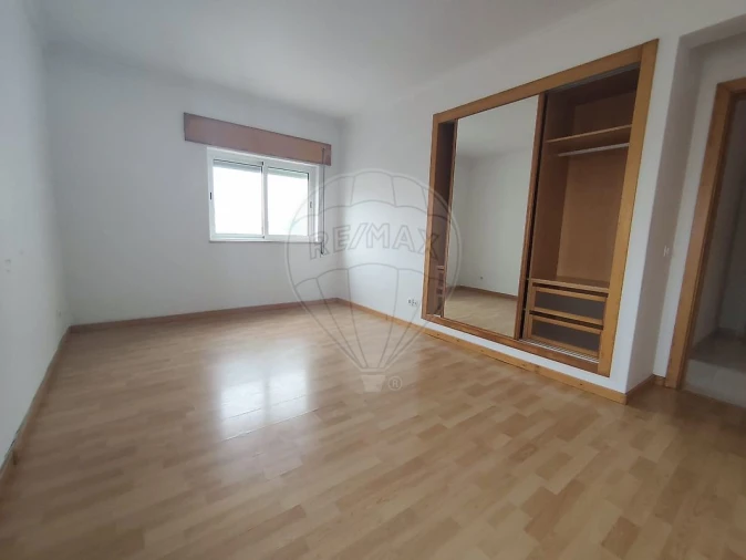 Apartamento T3 para Venda em Azambuja Foto 5