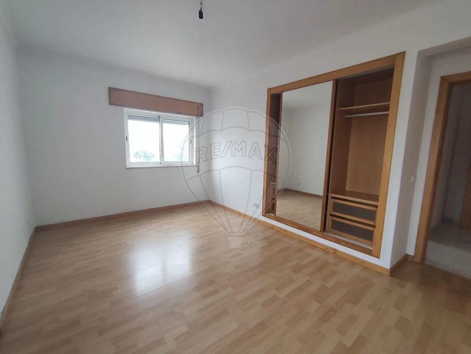 Apartamento T3 para Venda em Azambuja Foto 21