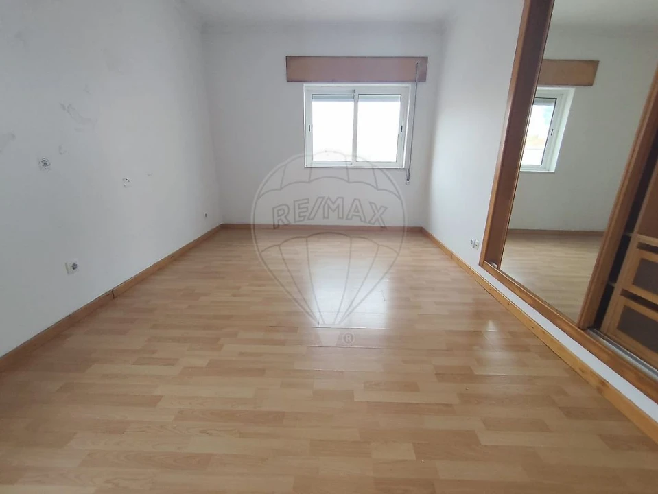 Apartamento T3 para Venda em Azambuja Foto 22