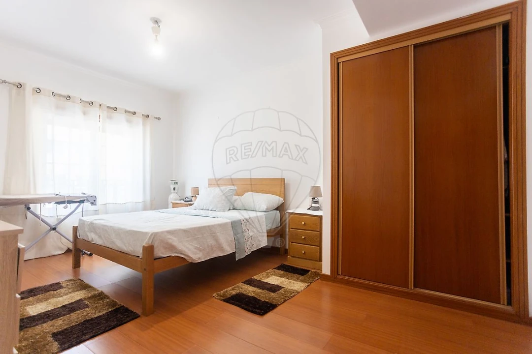 Apartamento T2 para Venda em Benavente Foto 2