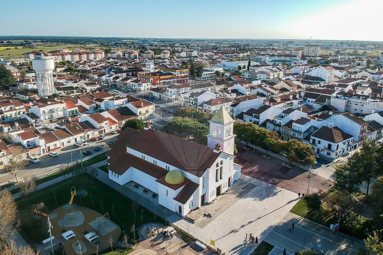 Apartamento T2 para Venda em Benavente Foto 3