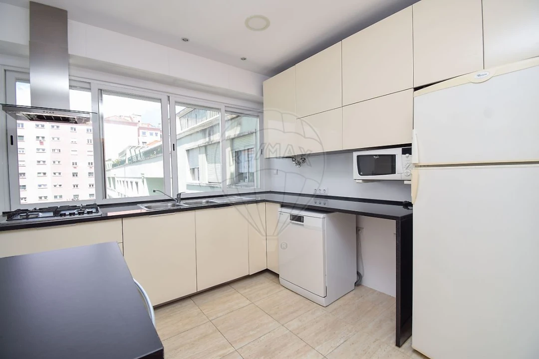 Apartamento T3 para Arrendamento em Areeiro Foto 20