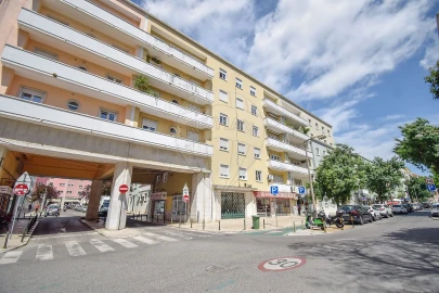 Apartamento T3 para Arrendamento em Areeiro