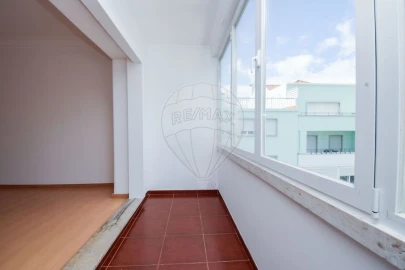 Apartamento T3 para Arrendamento em Areeiro