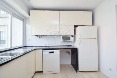 Apartamento T3 para Arrendamento em Areeiro