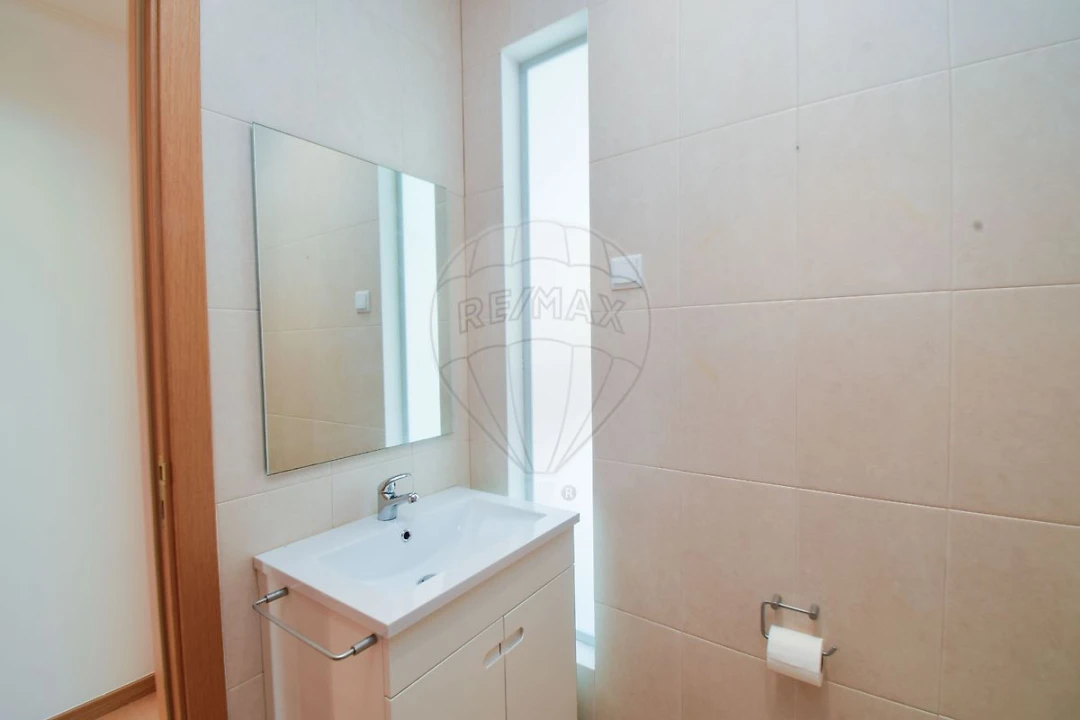 Apartamento T3 para Arrendamento em Areeiro Foto 15