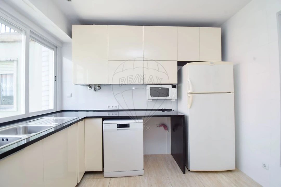 Apartamento T3 para Arrendamento em Areeiro Foto 23