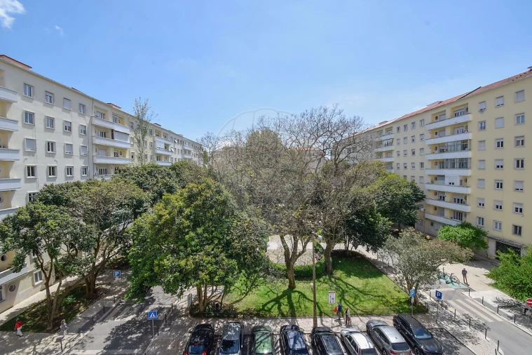 Apartamento T3 para Arrendamento em Areeiro Foto 4