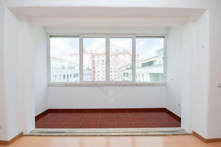 Apartamento T3 para Arrendamento em Areeiro Foto 12