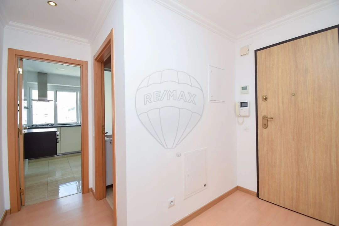 Apartamento T3 para Arrendamento em Areeiro Foto 24