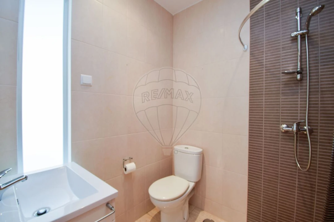 Apartamento T3 para Arrendamento em Areeiro Foto 14