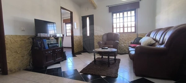 Moradia T3 para Venda em São Silvestre