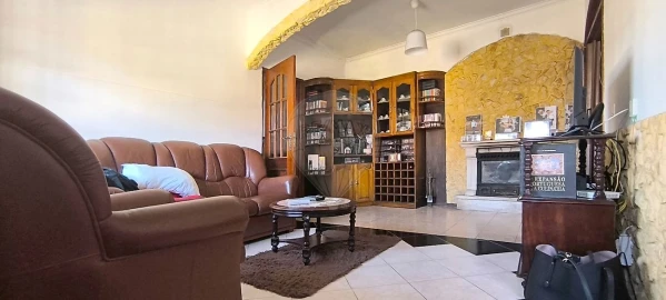 Moradia T3 para Venda em São Silvestre