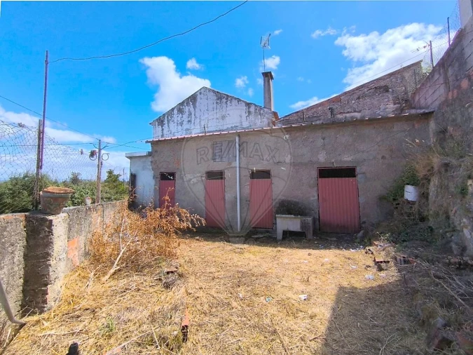 Moradia T1 para Venda em Gesteira e Brunhós Foto 3