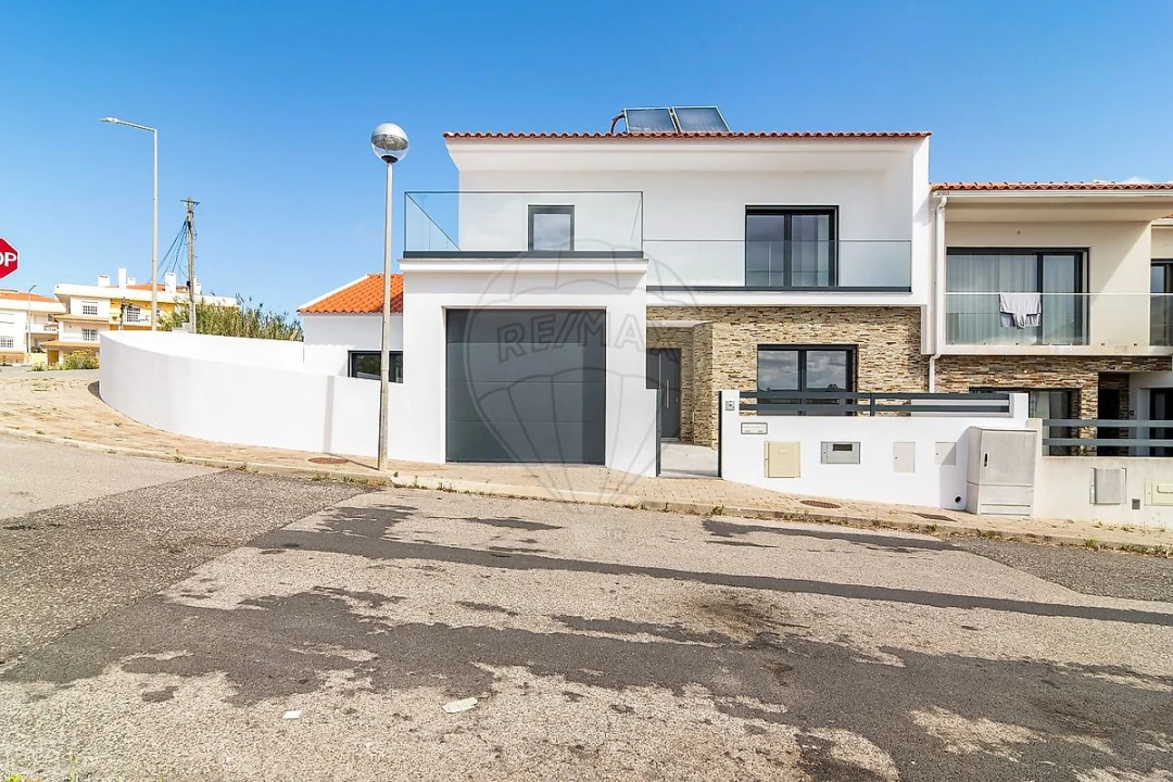 Moradia T4 para Venda em Ericeira Foto 1