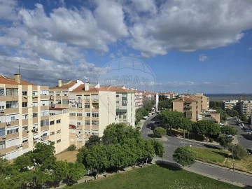 Apartamento T2 para Arrendamento em Póvoa de Santa Iria e Forte da Casa