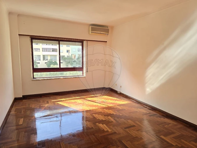 Apartamento T2 para Arrendamento em Póvoa de Santa Iria e Forte da Casa Foto 21