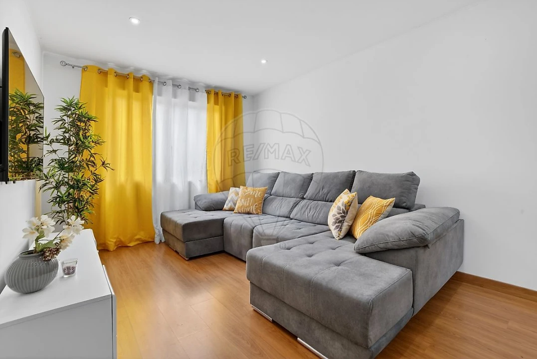 Apartamento T3 para Venda em Vialonga Foto 2