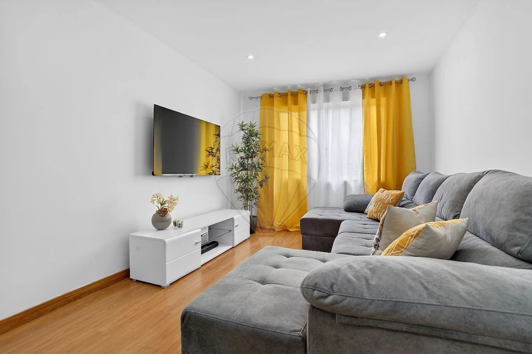 Apartamento T3 para Venda em Vialonga Foto 1