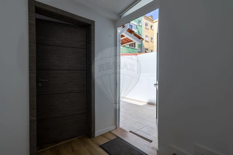 Apartamento T2 para Venda em Odivelas Foto 7