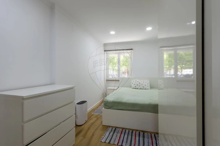 Apartamento T2 para Venda em Odivelas Foto 9