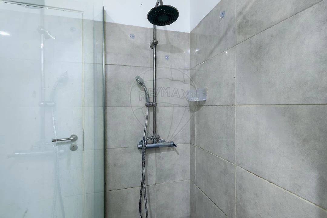 Apartamento T2 para Venda em Odivelas Foto 3
