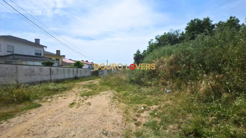 Terreno para Venda em Fânzeres e São Pedro da Cova