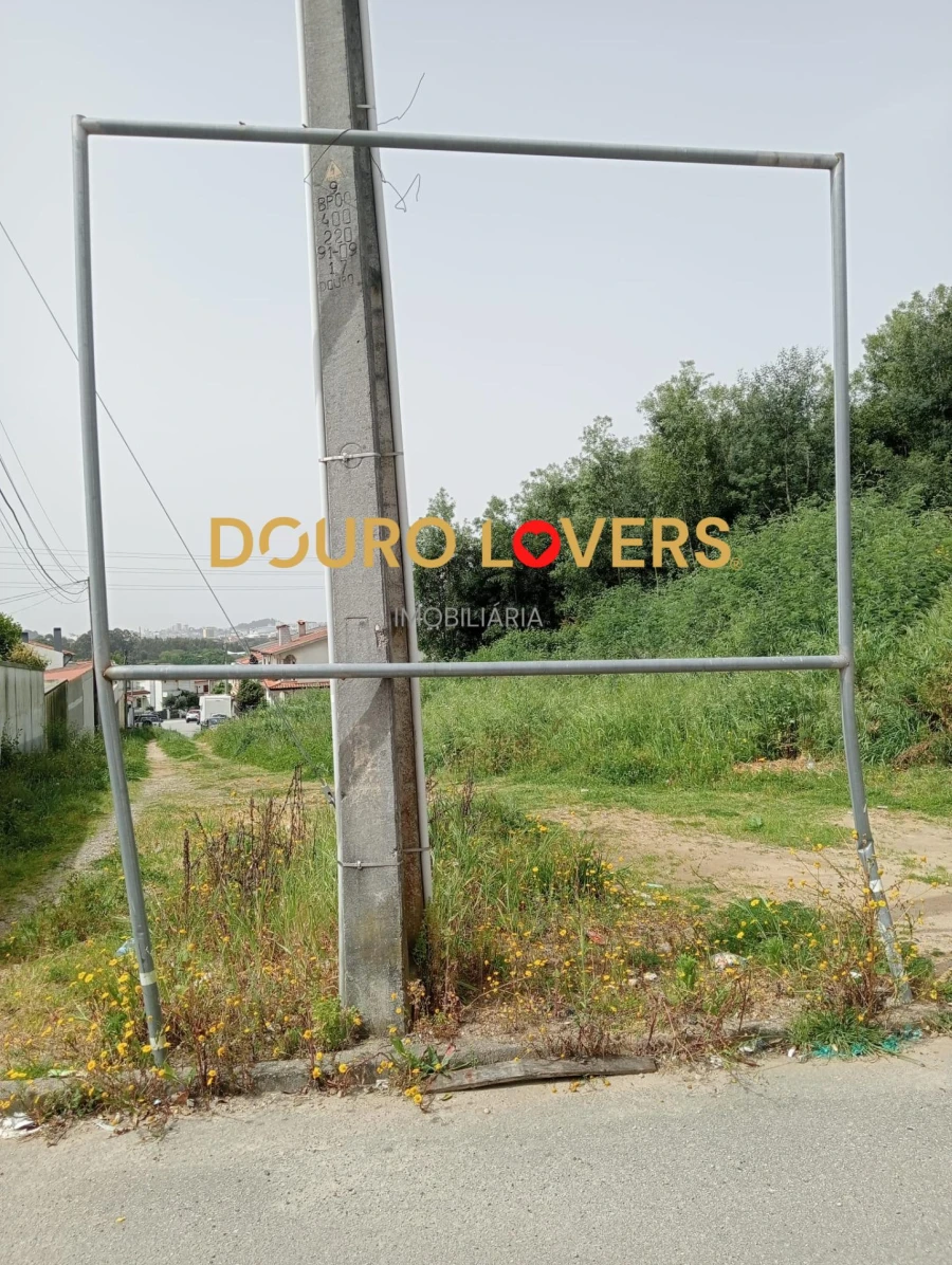 Terreno para Venda em Fânzeres e São Pedro da Cova Foto 6