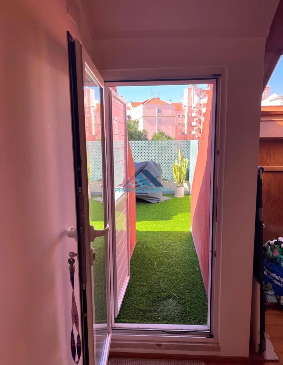 Apartamento T3 para Venda em Areeiro Foto 31
