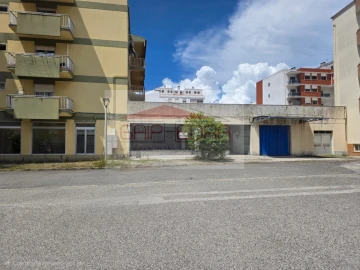 Loja para Venda em Marrazes e Barosa