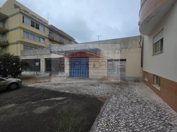Loja para Venda em Marrazes e Barosa
