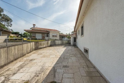 Moradia T3 para Venda em Cruz