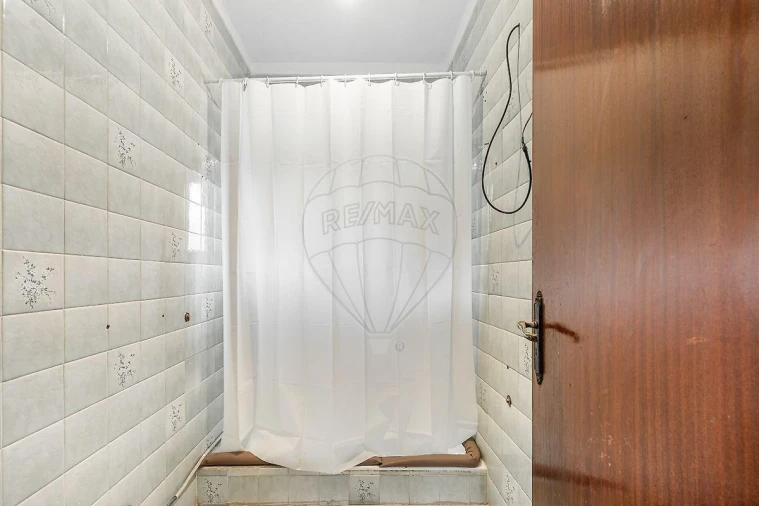 Moradia T3 para Venda em Cruz Foto 18