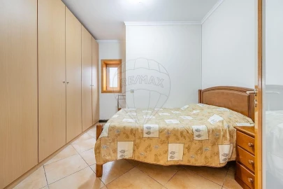 Moradia T4 para Venda em Campos e Louredo