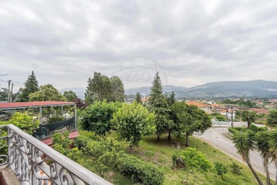 Moradia T4 para Venda em Campos e Louredo