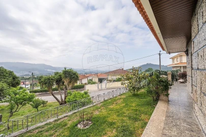 Moradia T4 para Venda em Campos e Louredo